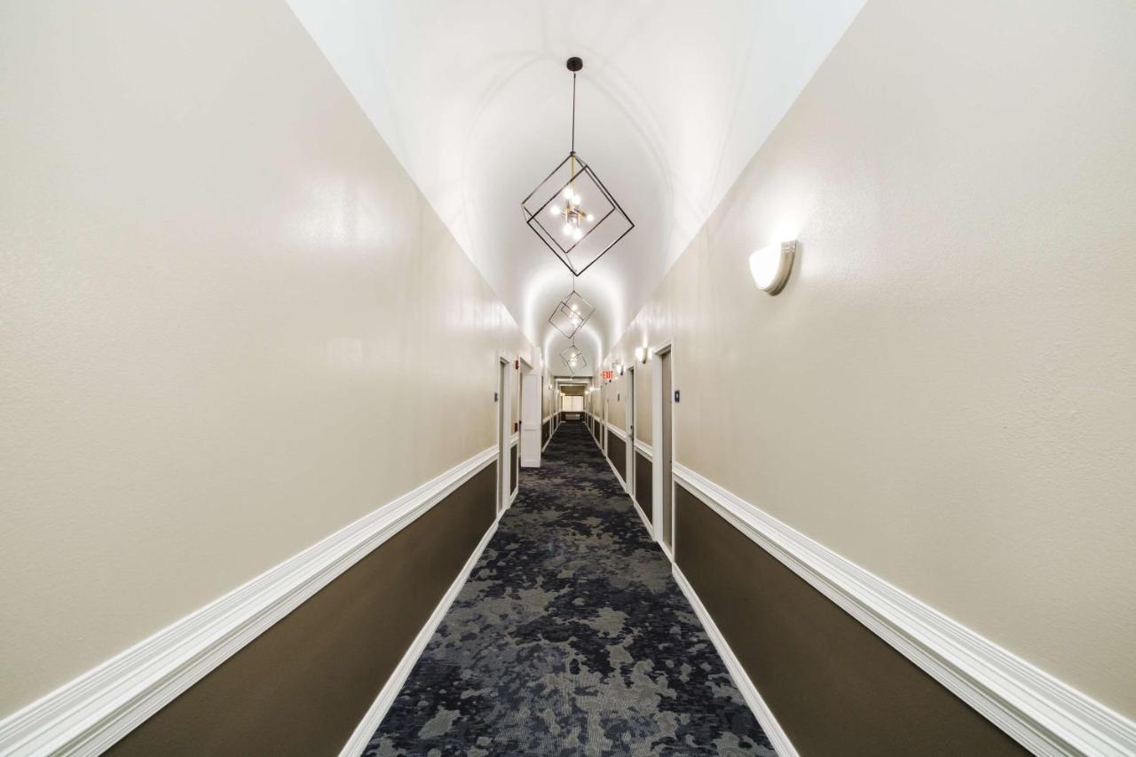 Surestay Studio By Best Western Conroe Downtown Exterior photo