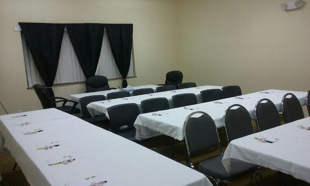 Surestay Studio By Best Western Conroe Downtown Exterior photo