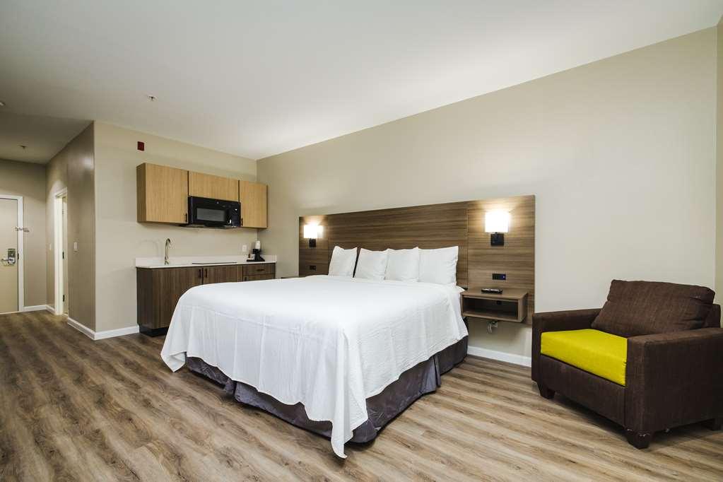 Surestay Studio By Best Western Conroe Downtown Room photo